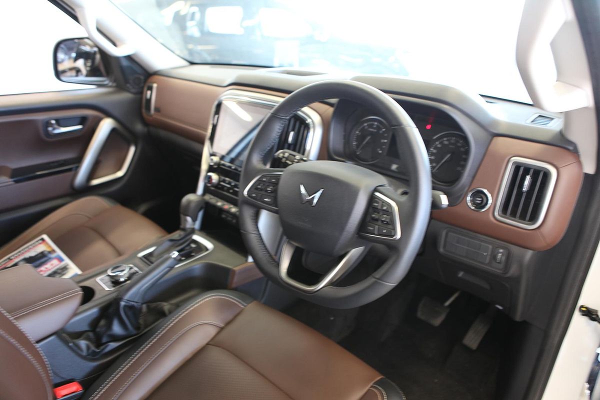 2023 Mahindra Scorpio Z8