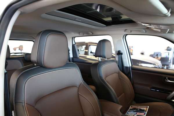 2023 Mahindra Scorpio Z8