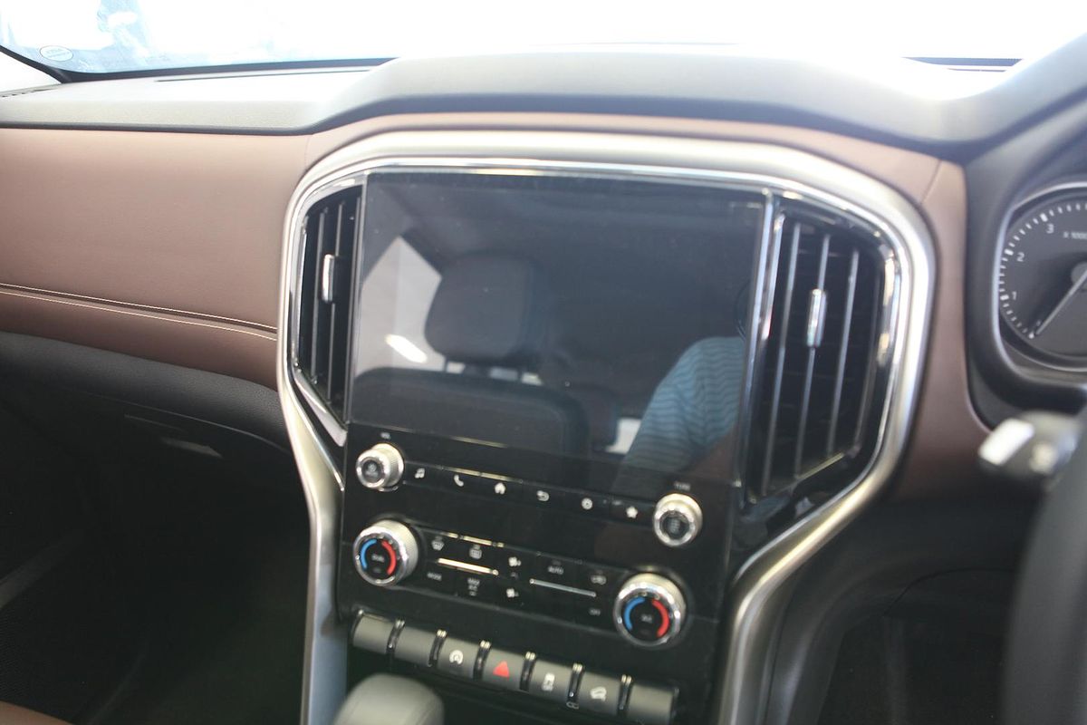 2023 Mahindra Scorpio Z8