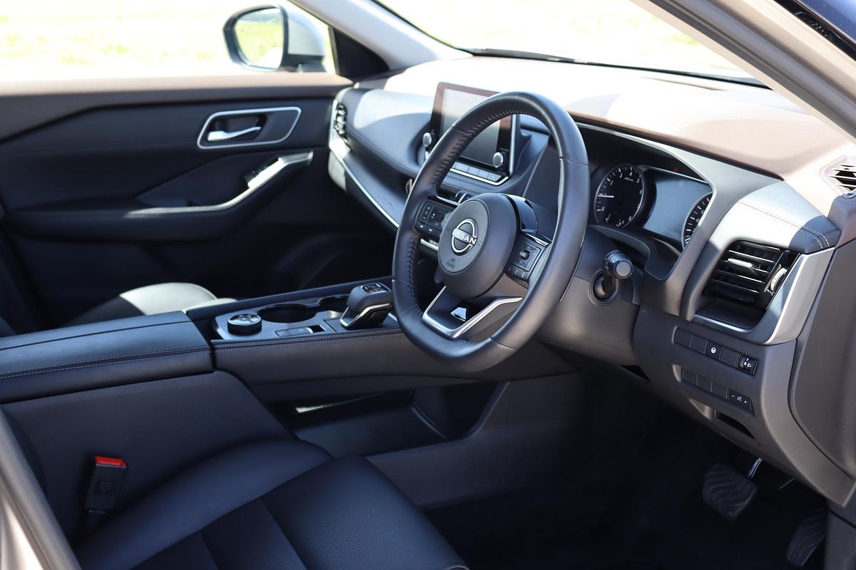 2024 Nissan X-TRAIL ST-L T33