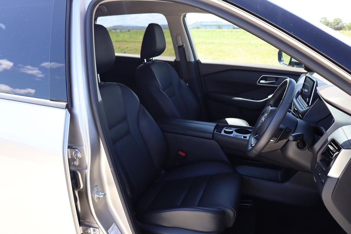 2024 Nissan X-TRAIL ST-L T33