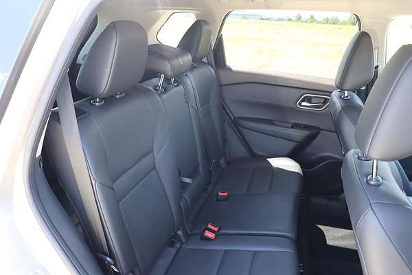2024 Nissan X-TRAIL ST-L T33