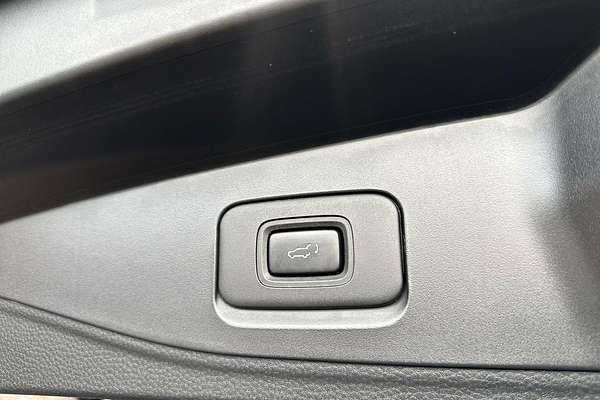 2024 Isuzu MU-X LS-U