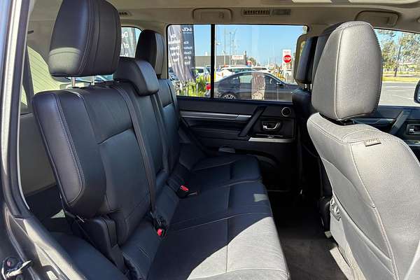 2016 Mitsubishi Pajero Exceed NX