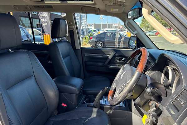 2016 Mitsubishi Pajero Exceed NX