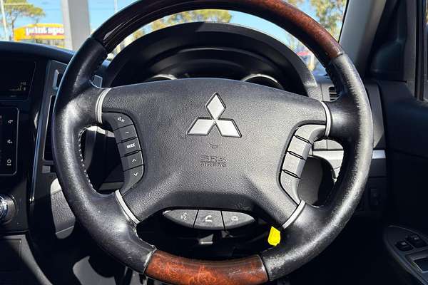 2016 Mitsubishi Pajero Exceed NX