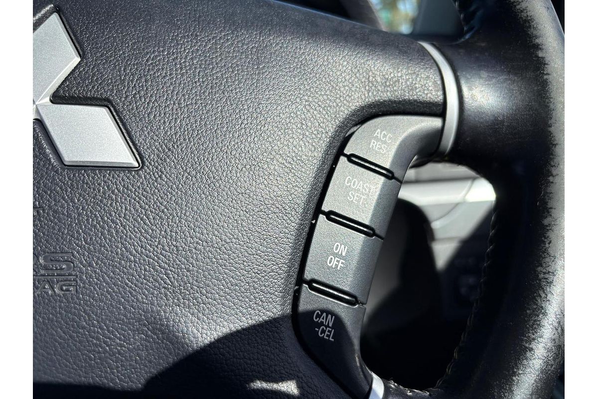 2016 Mitsubishi Pajero Exceed NX