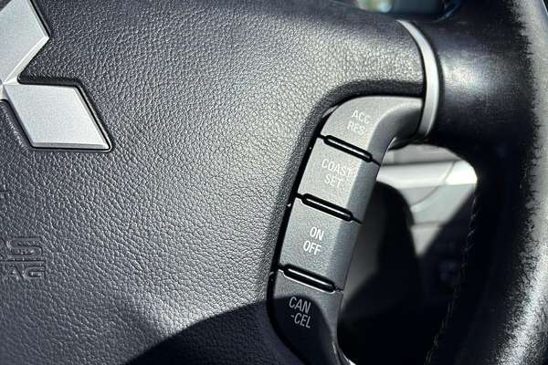 2016 Mitsubishi Pajero Exceed NX