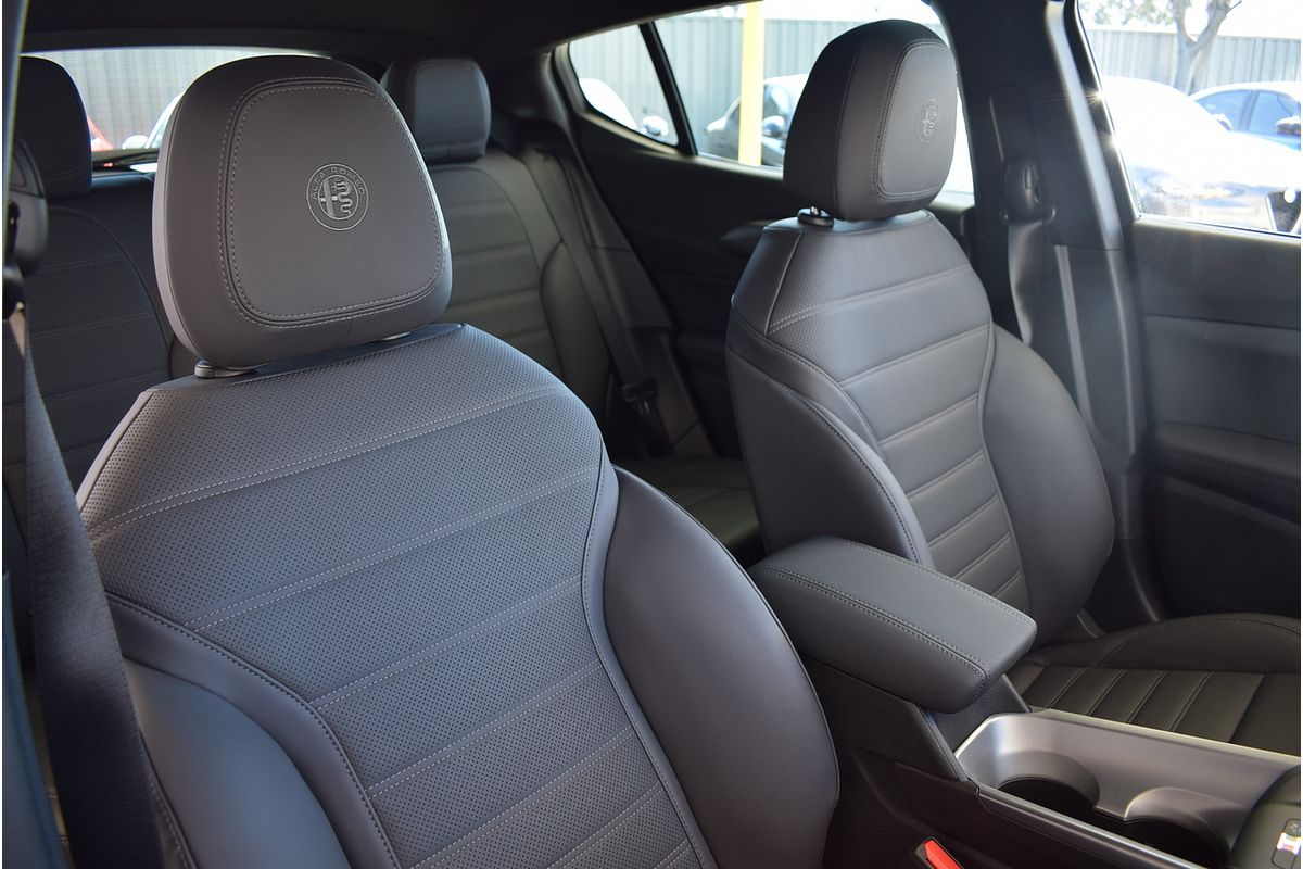 2023 Alfa Romeo Tonale Veloce Plug-In Hybrid