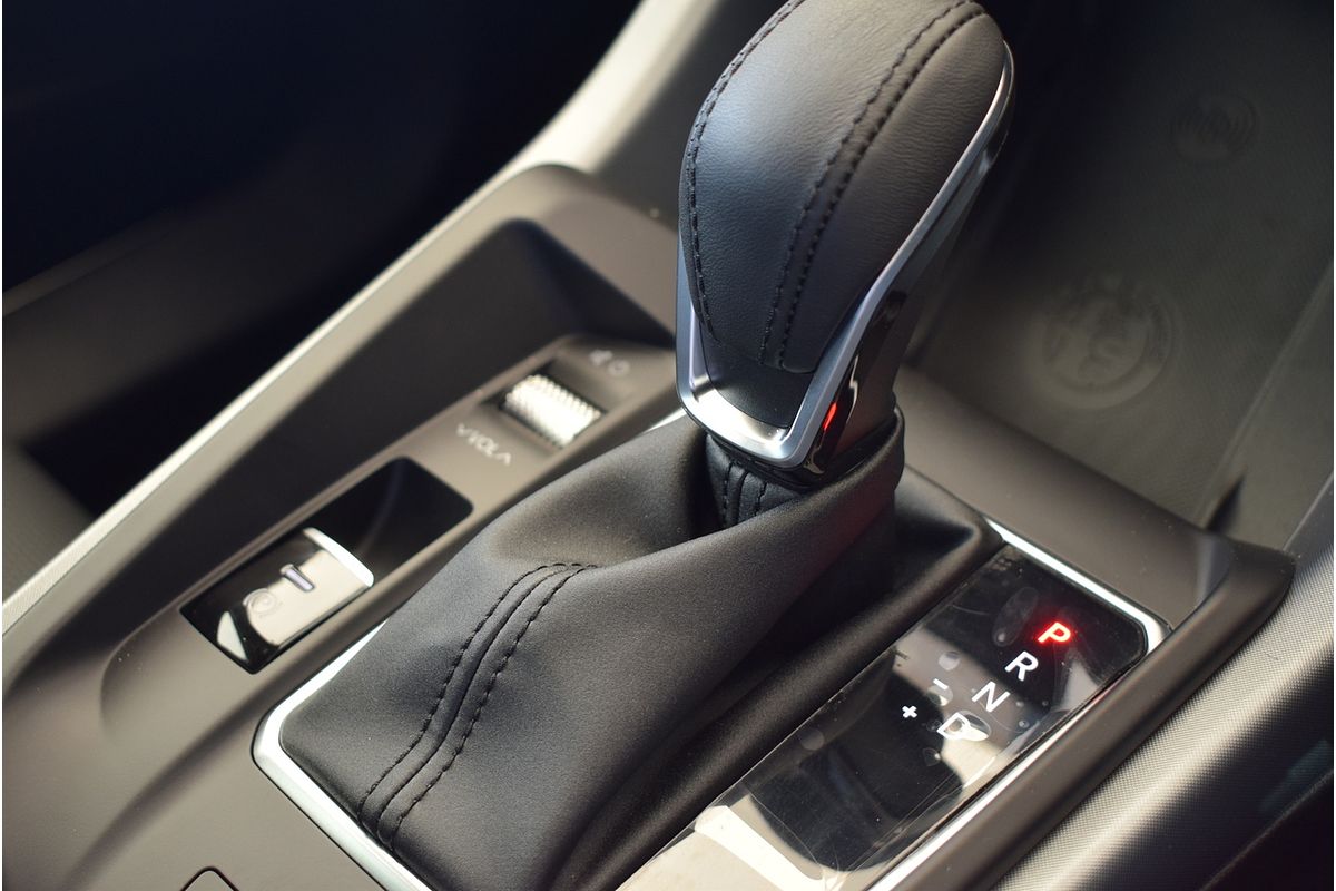 2023 Alfa Romeo Tonale Veloce Plug-In Hybrid
