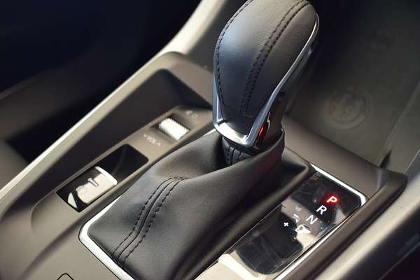 2023 Alfa Romeo Tonale Veloce Plug-In Hybrid