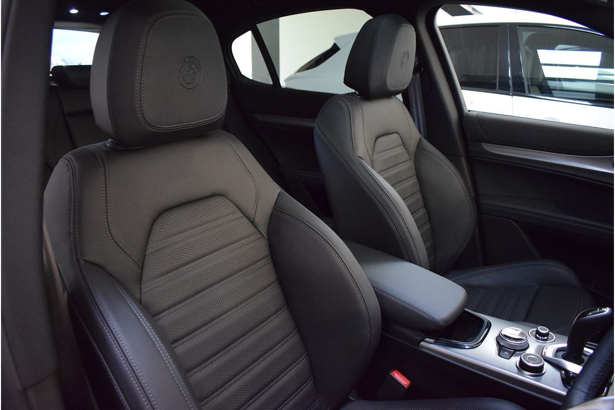 2023 Alfa Romeo Stelvio Veloce Series 4