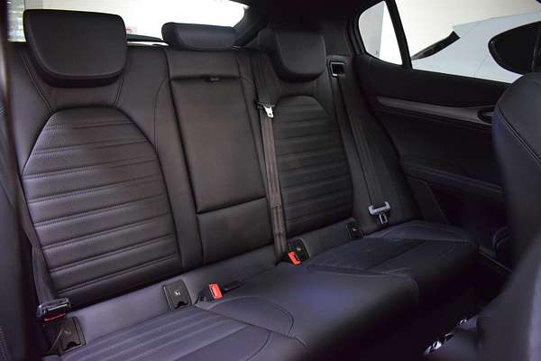 2023 Alfa Romeo Stelvio Veloce Series 4