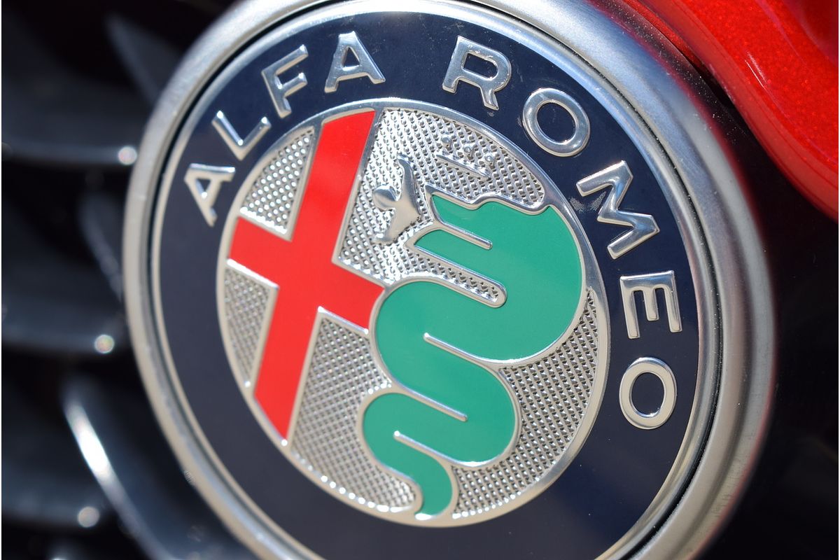 2023 Alfa Romeo Stelvio Veloce Series 4