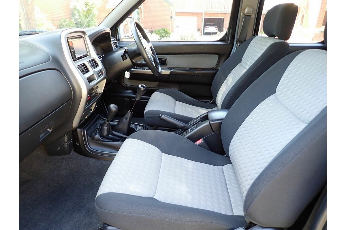 2010 Nissan Navara ST-R (4x4) D22 MY08 4X4