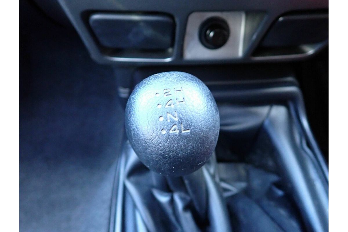 2010 Nissan Navara ST-R (4x4) D22 MY08 4X4