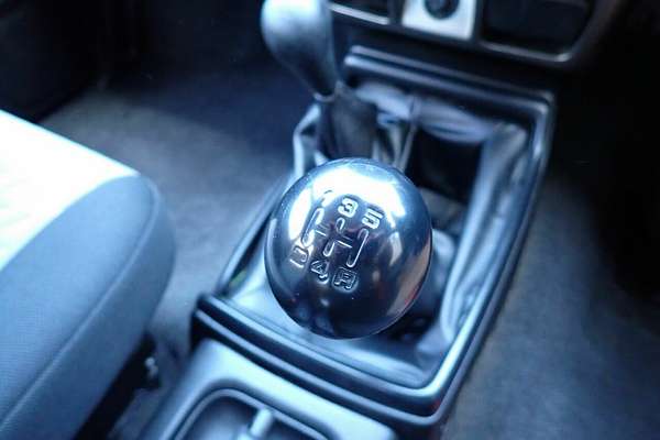2010 Nissan Navara ST-R (4x4) D22 MY08 4X4