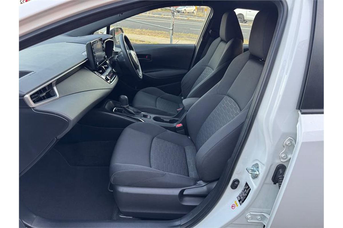 2018 Toyota COROLLA ASCENT SPORT MZEA12R