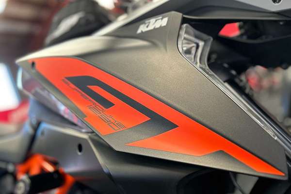 2016 KTM 1290 SUPERDUKE GT