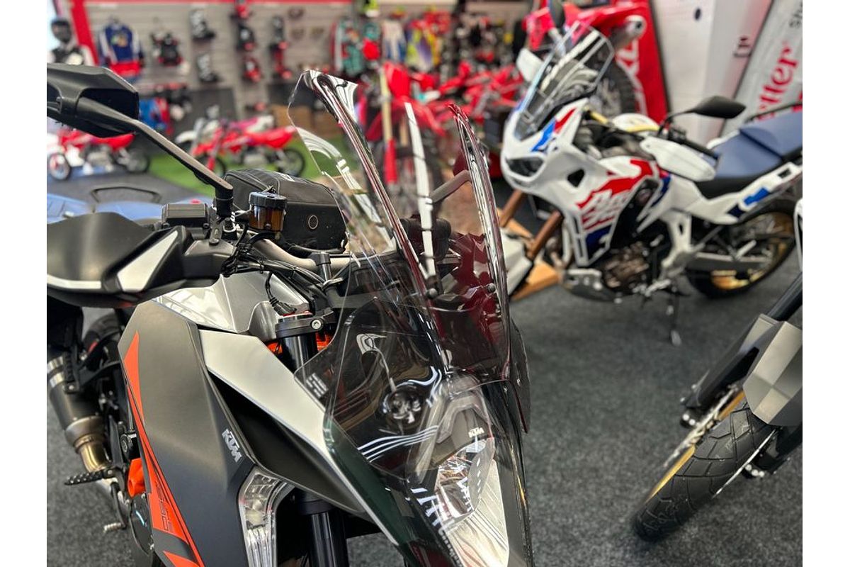 2016 KTM 1290 SUPERDUKE GT