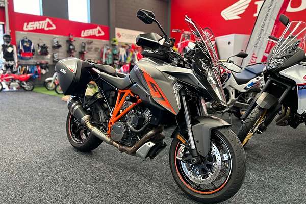 2016 KTM 1290 SUPERDUKE GT