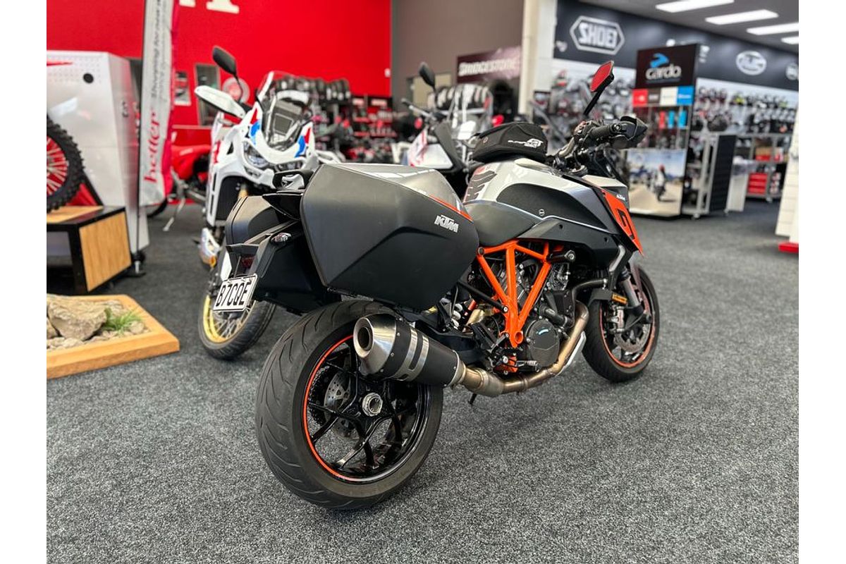 2016 KTM 1290 SUPERDUKE GT