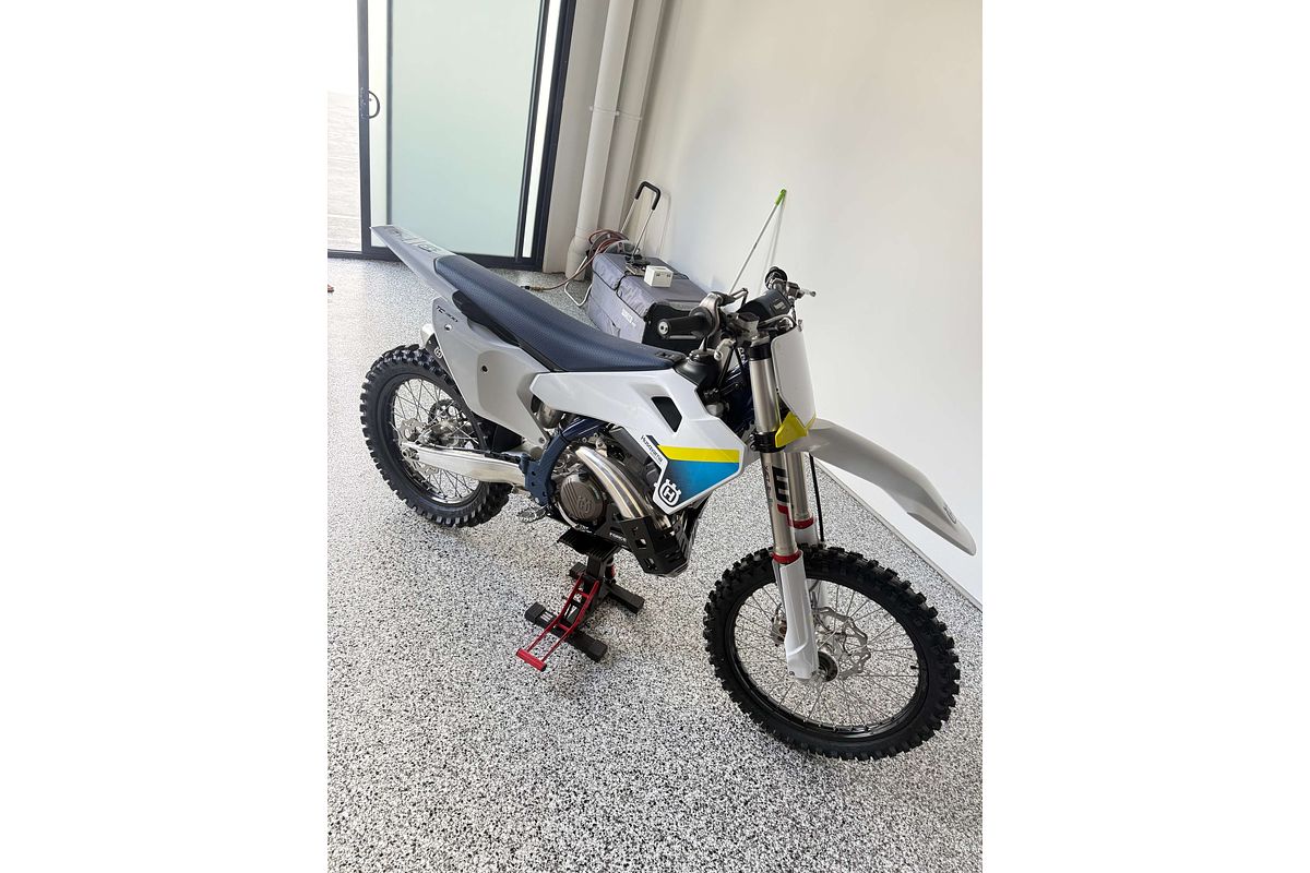2024 Husqvarna TC 300  TC
