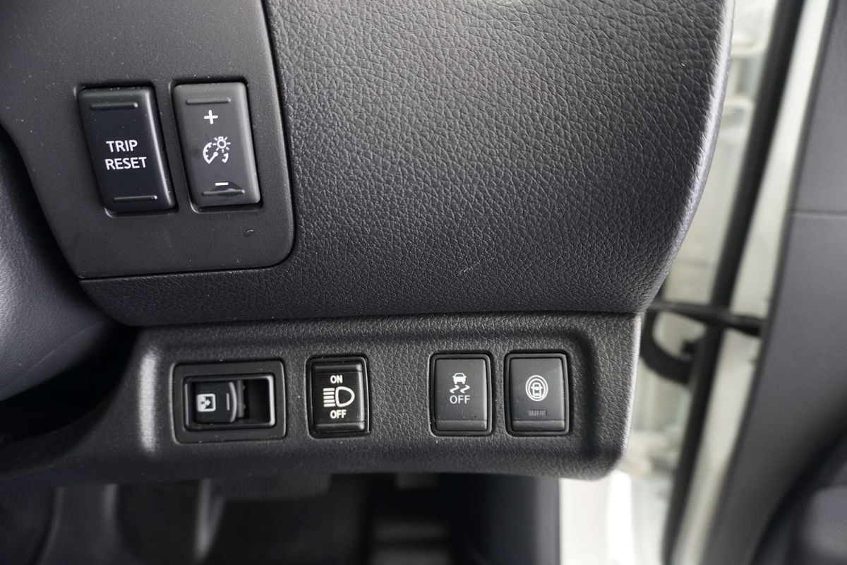 2024 Nissan Navara ST D23 4X4