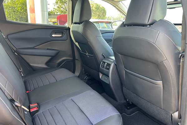2024 Nissan QASHQAI ST-L J12