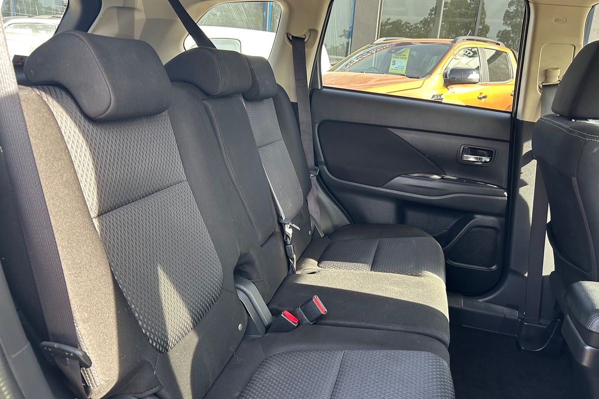 2016 Mitsubishi Outlander LS ZK
