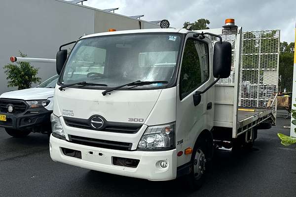 2012 Hino 300 Series 617 Medium 4x2