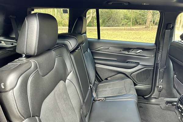 2023 Jeep Grand Cherokee Night Eagle WL