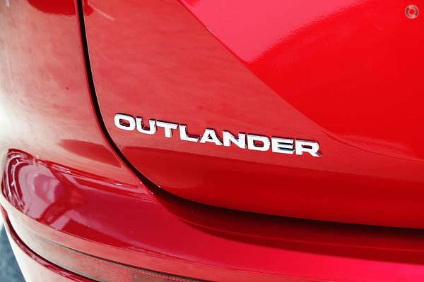 2024 Mitsubishi Outlander LS ZM