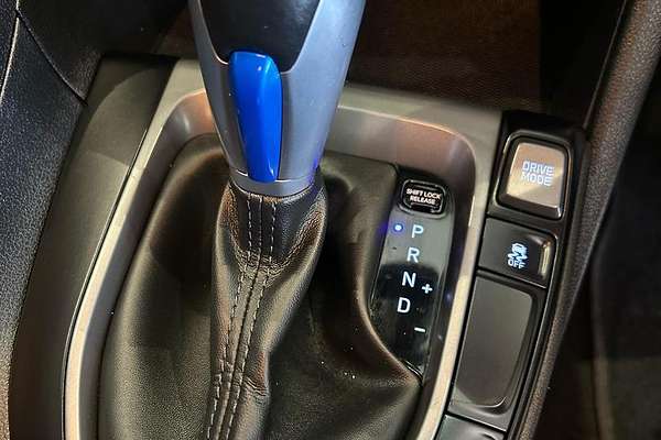 2020 Hyundai Veloster JS