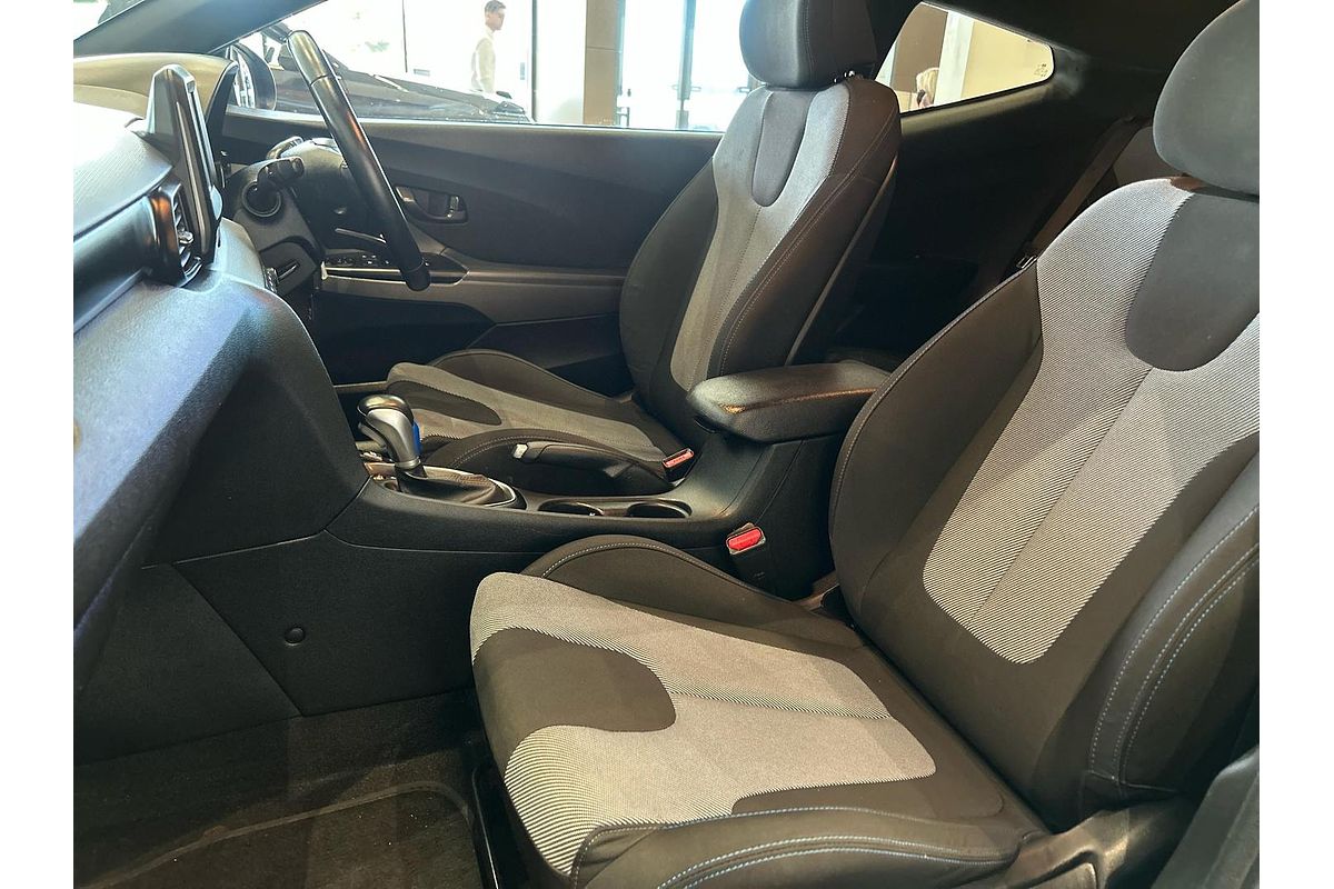 2020 Hyundai Veloster JS
