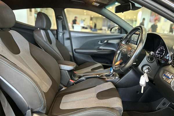 2020 Hyundai Veloster JS