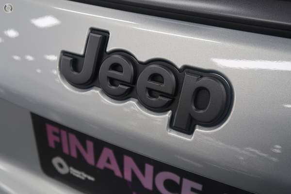 2023 Jeep Compass S-Limited M6