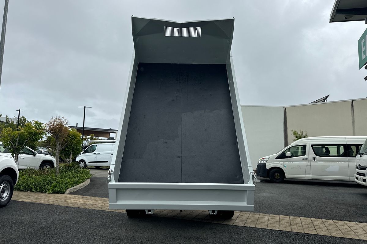 2019 Fuso Canter 815 SWB