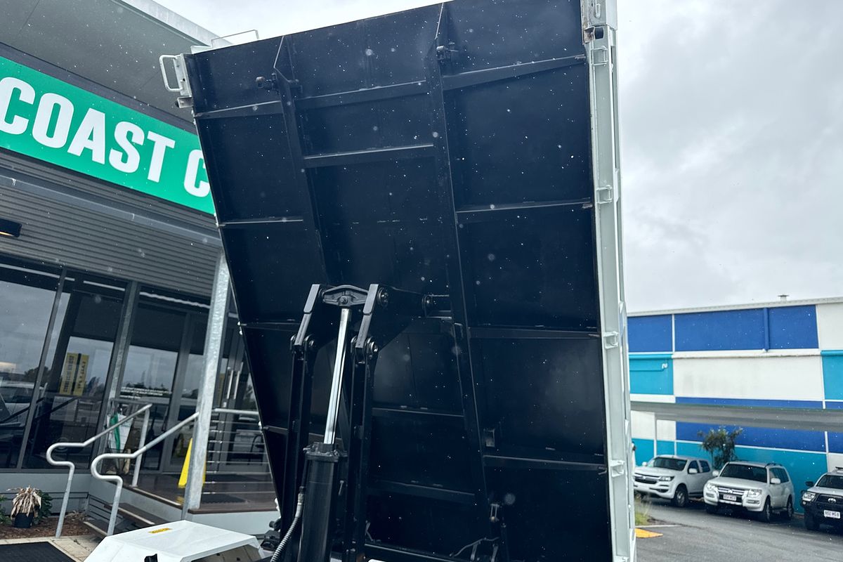 2019 Fuso Canter 815 SWB