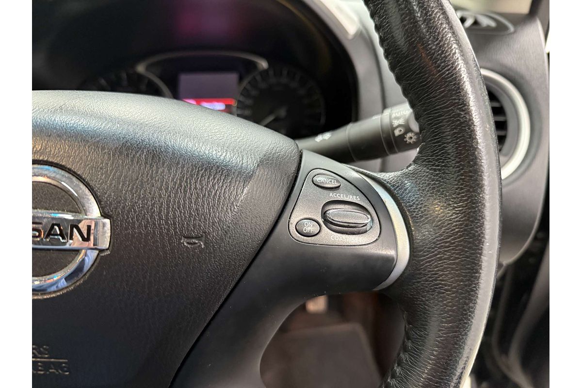 2013 Nissan Pathfinder Ti R52