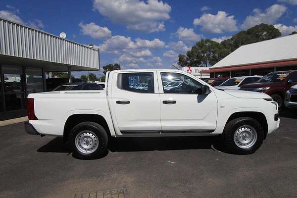 2024 Mitsubishi Triton GLX MV