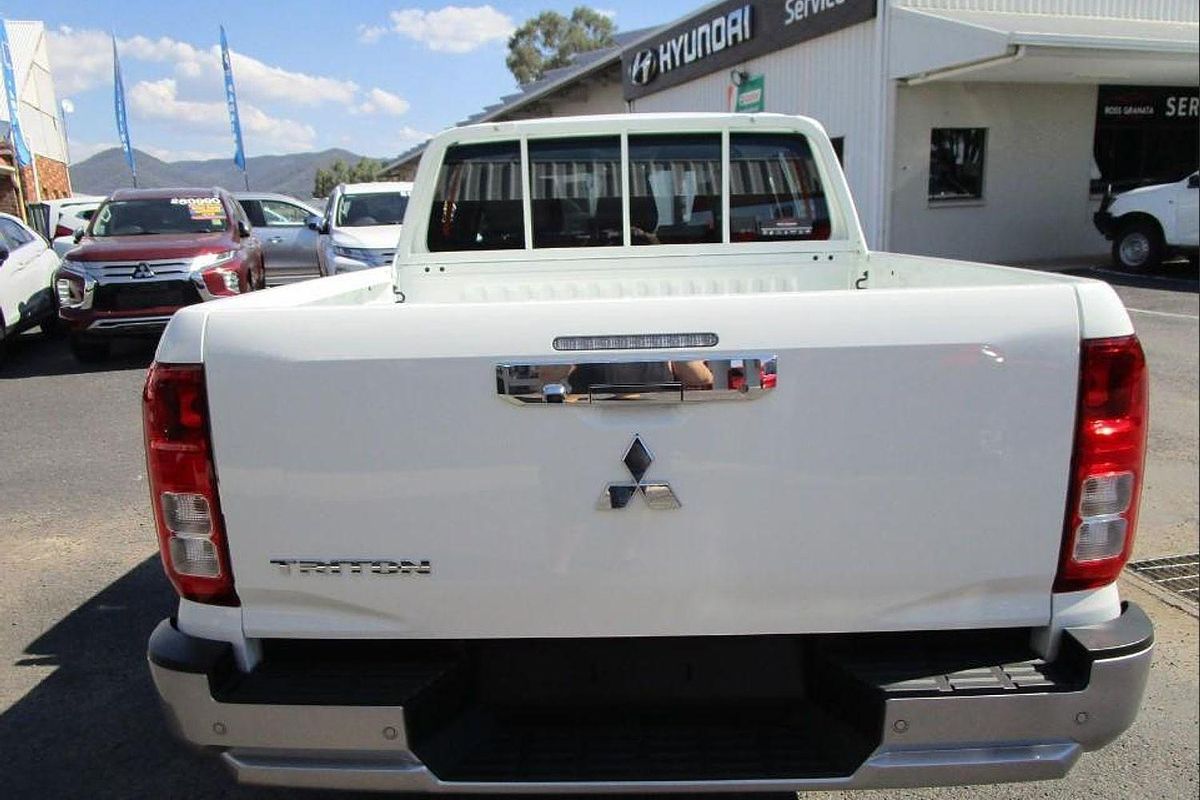 2024 Mitsubishi Triton GLX MV