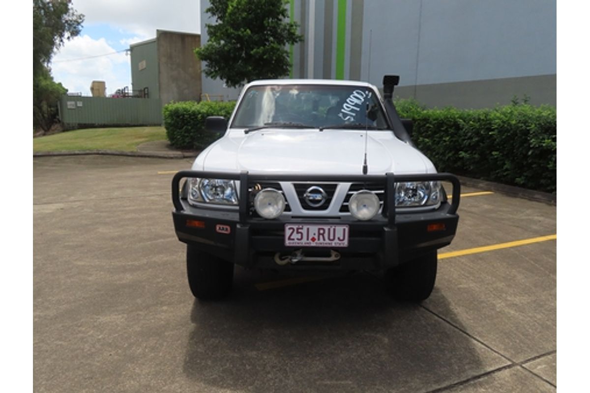 2001 Nissan Patrol ST GU III