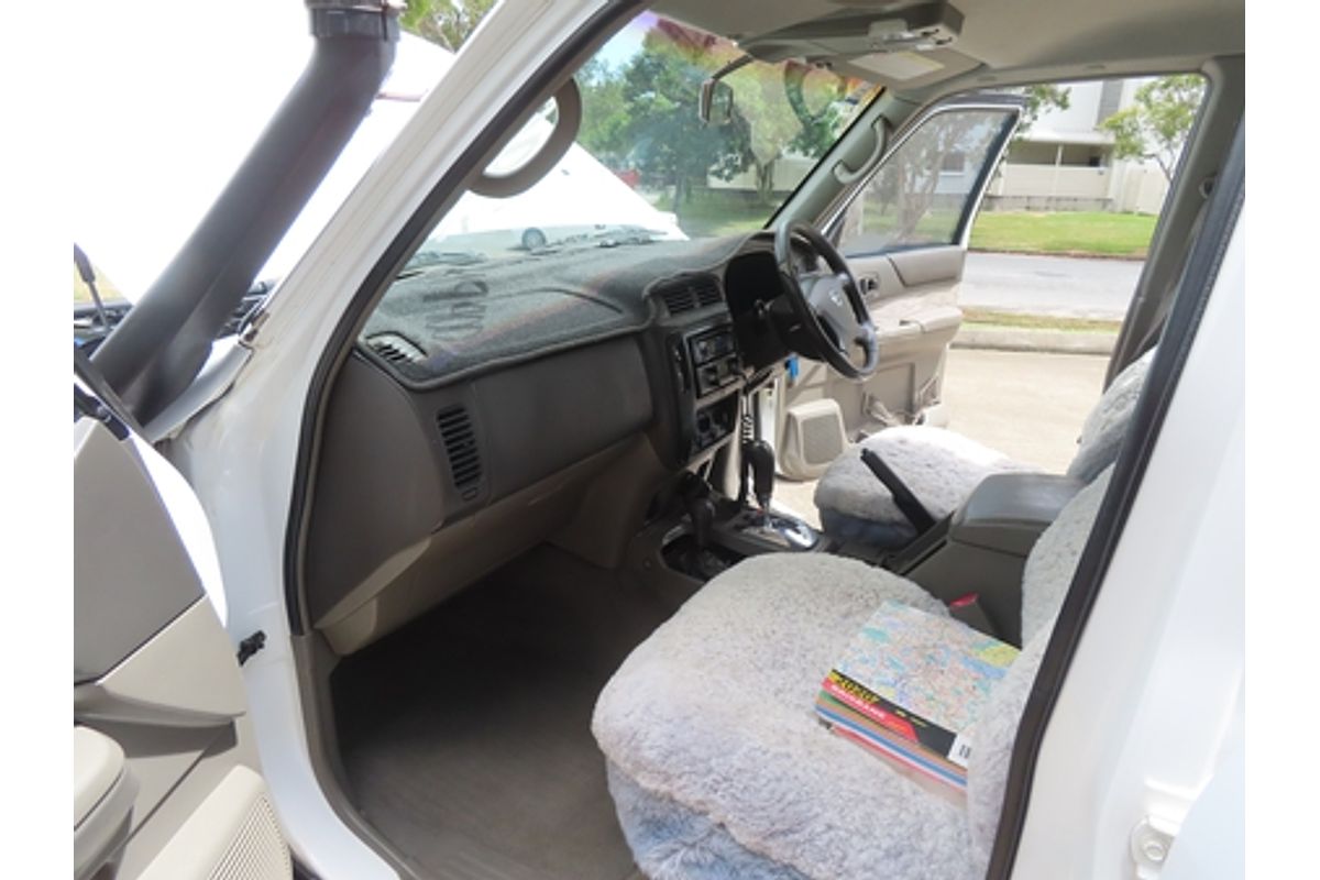 2001 Nissan Patrol ST GU III
