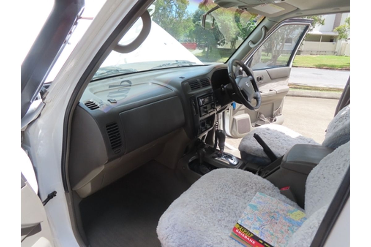 2001 Nissan Patrol ST GU III