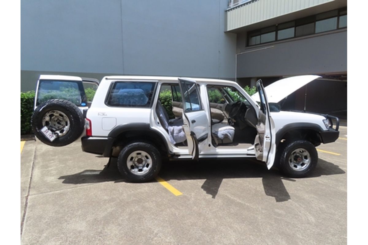 2001 Nissan Patrol ST GU III
