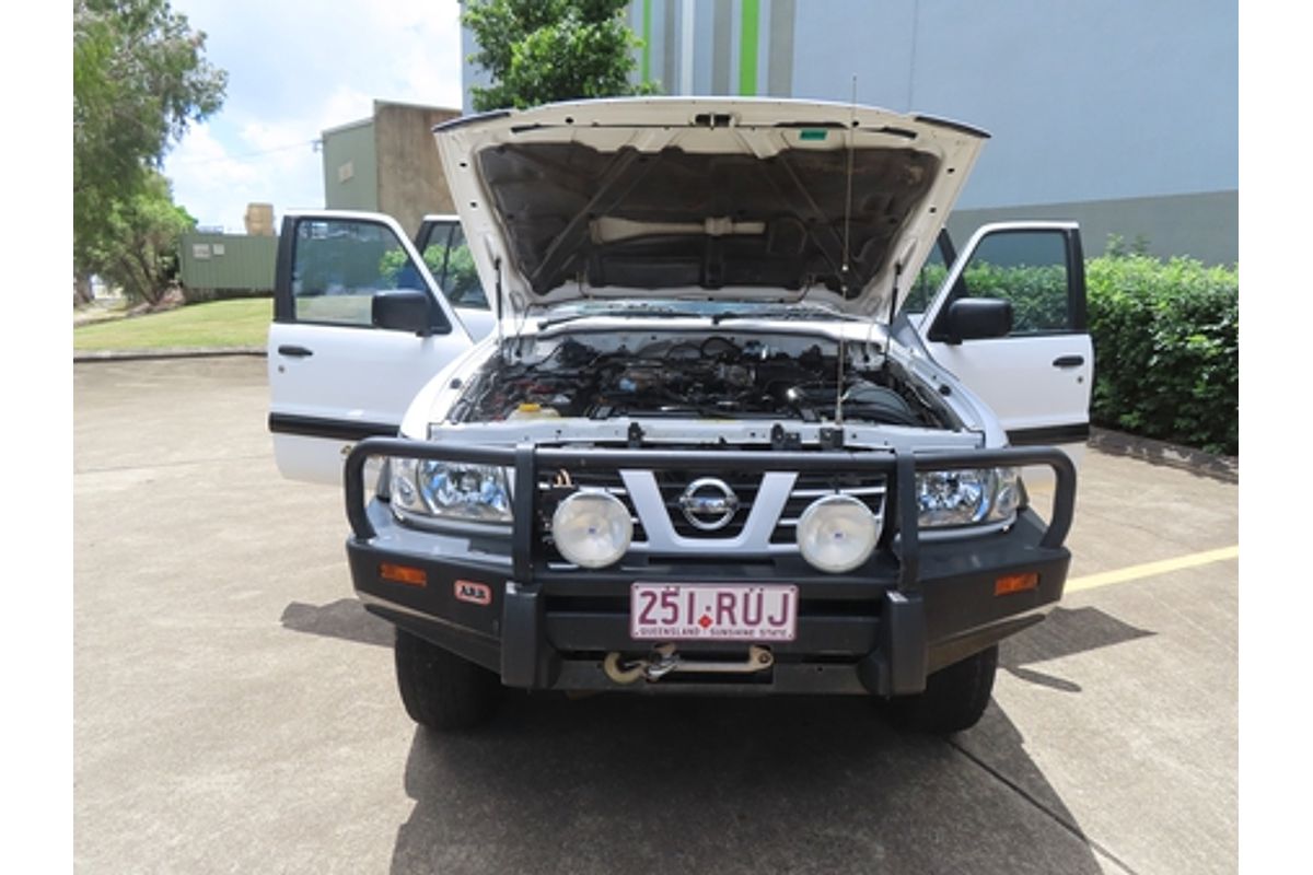 2001 Nissan Patrol ST GU III