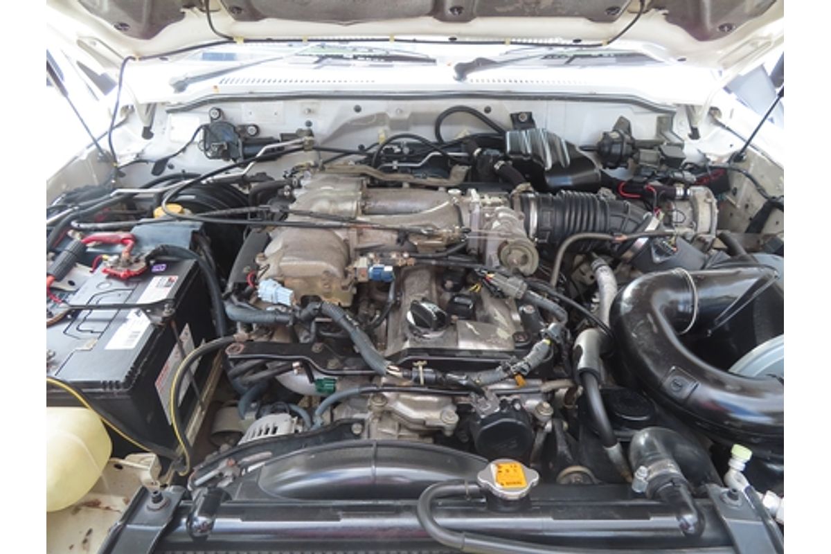 2001 Nissan Patrol ST GU III