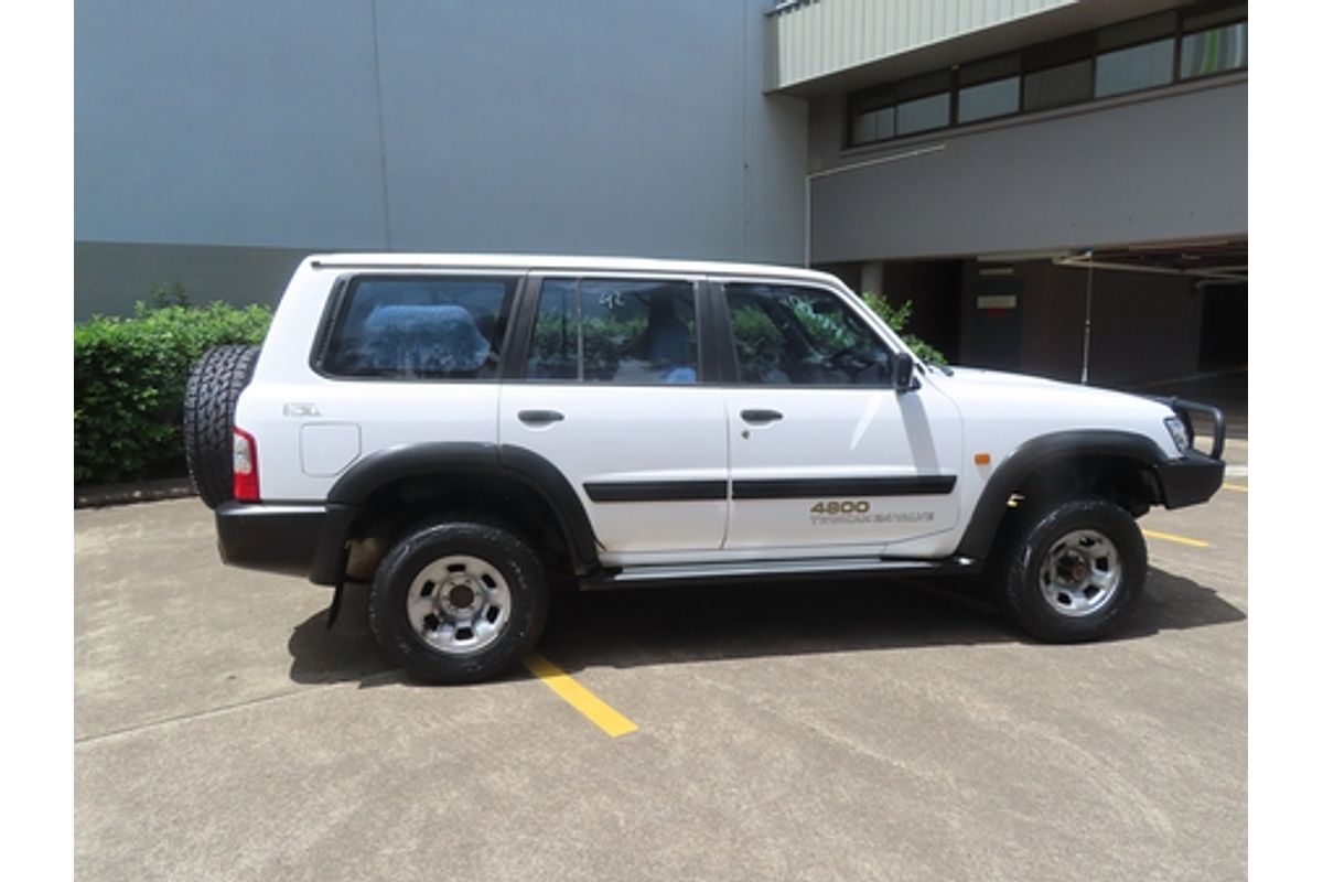2001 Nissan Patrol ST GU III