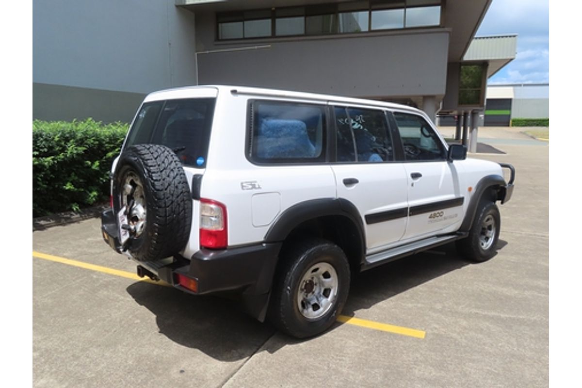 2001 Nissan Patrol ST GU III